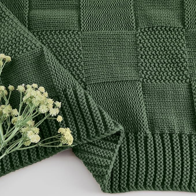 CozeCube Check Knit Throw Blanket, Christmas Green Checkered Bedroom Blanket - Image 8