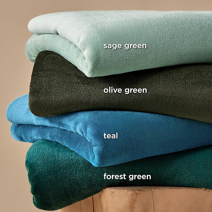 Bedsure GentleSoft Sage Green Fleece Throw Blanket - Image 5