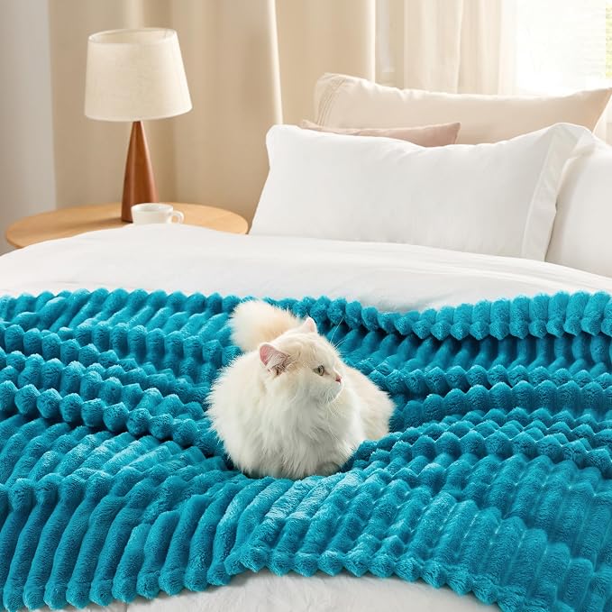 Bedsure Teal Fleece Blanket for Couch - Image 4