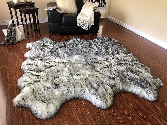 Free Shape Luxury Soft Fluffy Shag Area Rug Sexto 6 Pelts 6'x6', 180x180 cm by LAMBZYRUGS