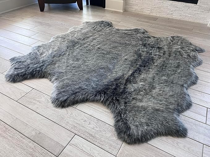 Free Shape Luxury Soft Fluffy Shag Area Rug Sexto 6 Pelts 6'x6', 180x180 cm by LAMBZYRUGS