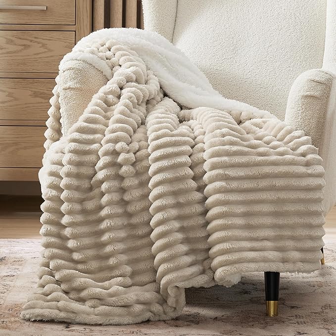 Bedsure Sherpa Blanket Twin Size by BEDSURE