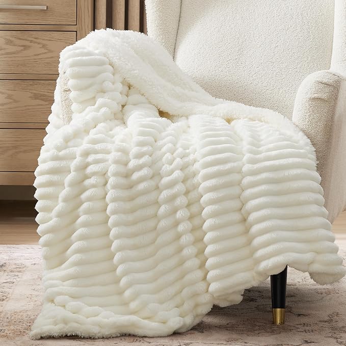 Bedsure Sherpa Blanket Twin Size by BEDSURE