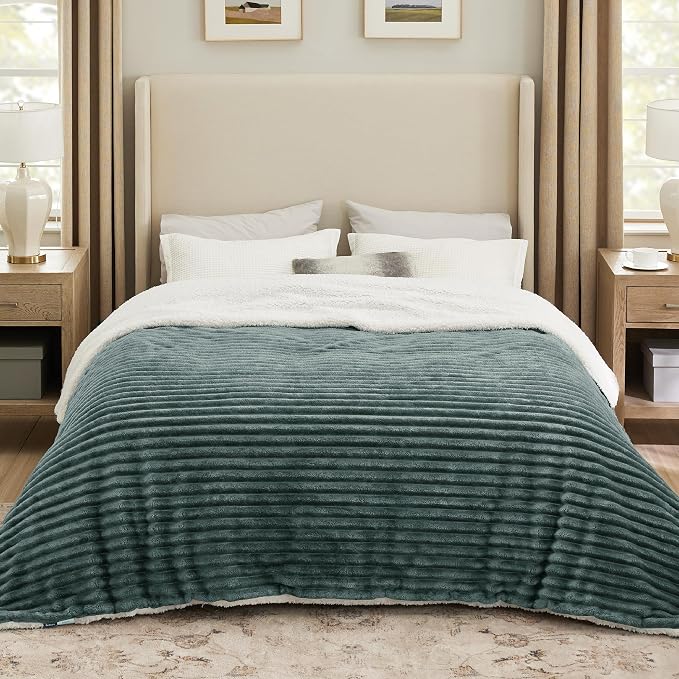 Bedsure Sherpa Blanket Queen Size by BEDSURE