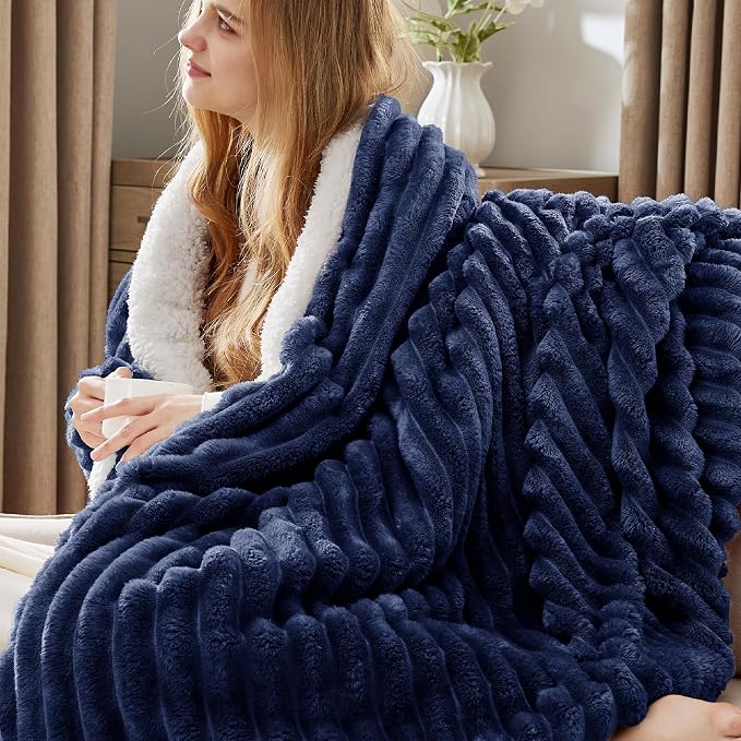 Bedsure Sherpa Blanket Twin Size - Image 2
