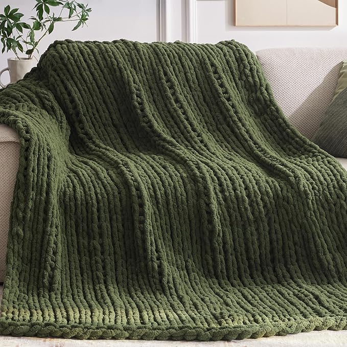 Negwoo Chunky Knit Throw Blanket, Handmade Green Crochet Big Thick Blanket by Unknown