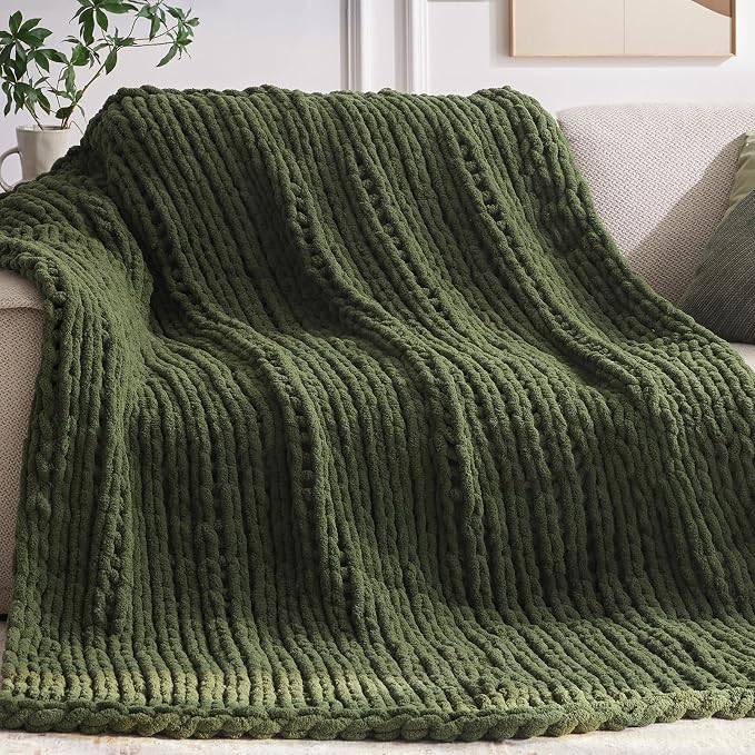 Negwoo Chunky Knit Throw Blanket, Handmade Green Crochet Big Thick Blanket by Unknown