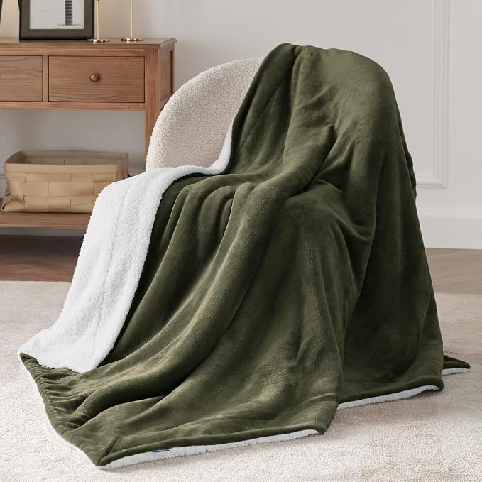 Bedsure GentleSoft Sherpa Fleece Twin Size Blanket - Image 3