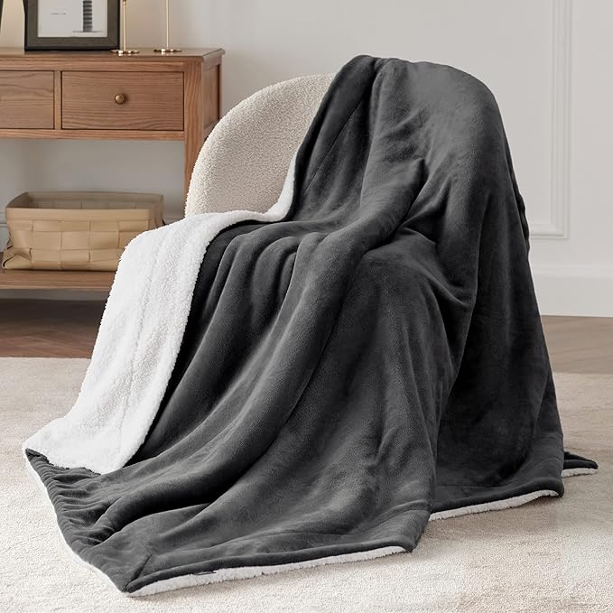Bedsure GentleSoft Sherpa Fleece Throw Blanket - Image 3