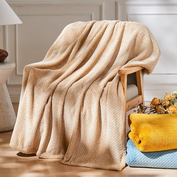 NEWCOSPLAY Super Soft Queen Blanket Brown Premium Silky Flannel Fleece Leaves - Image 3