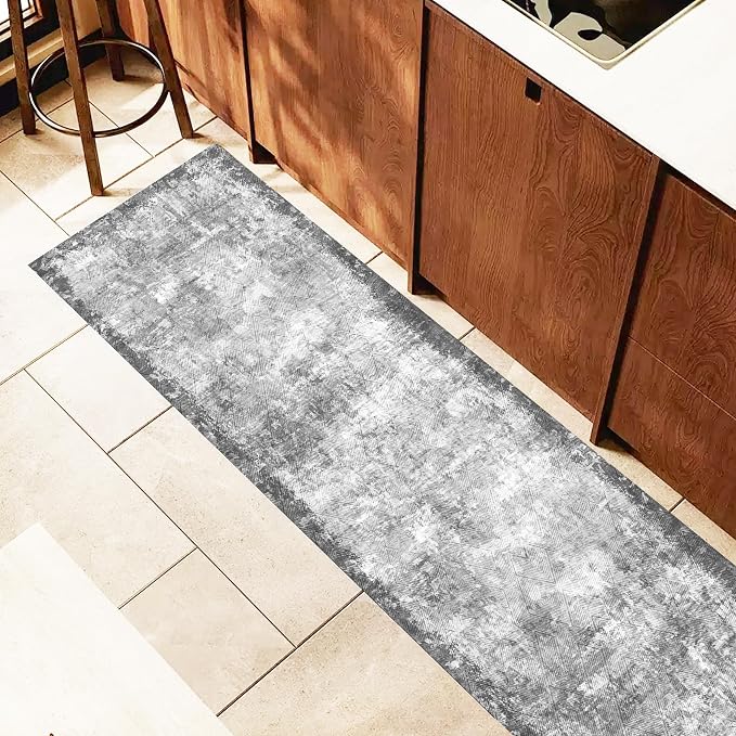 YARNSCAPE 2'6'' x 8' Washable Area Rug by YARNSCAPE