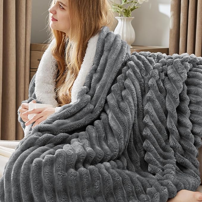Bedsure Sherpa Blanket Twin Size - Image 2