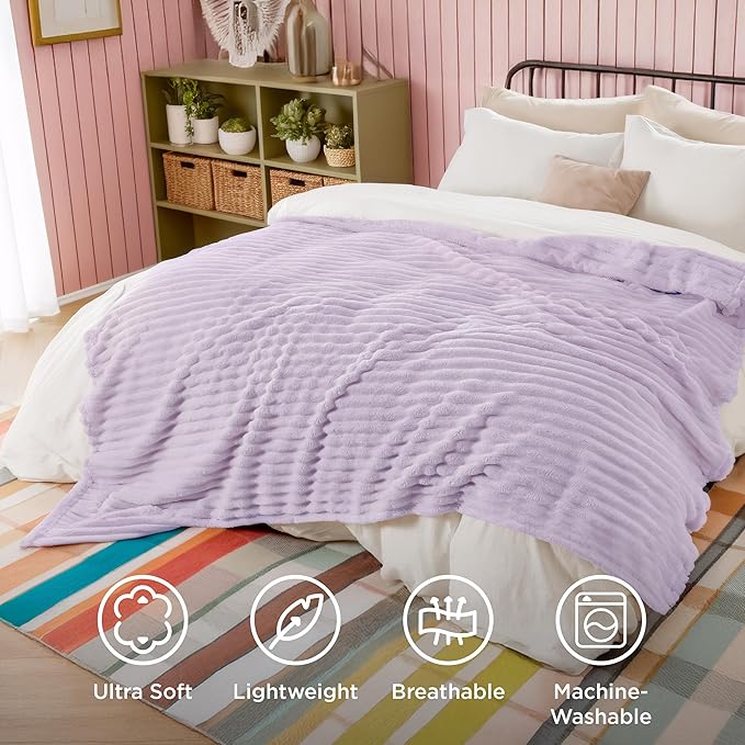 Bedsure GentleSoft Lavender Fog Fleece Blanket - Image 5