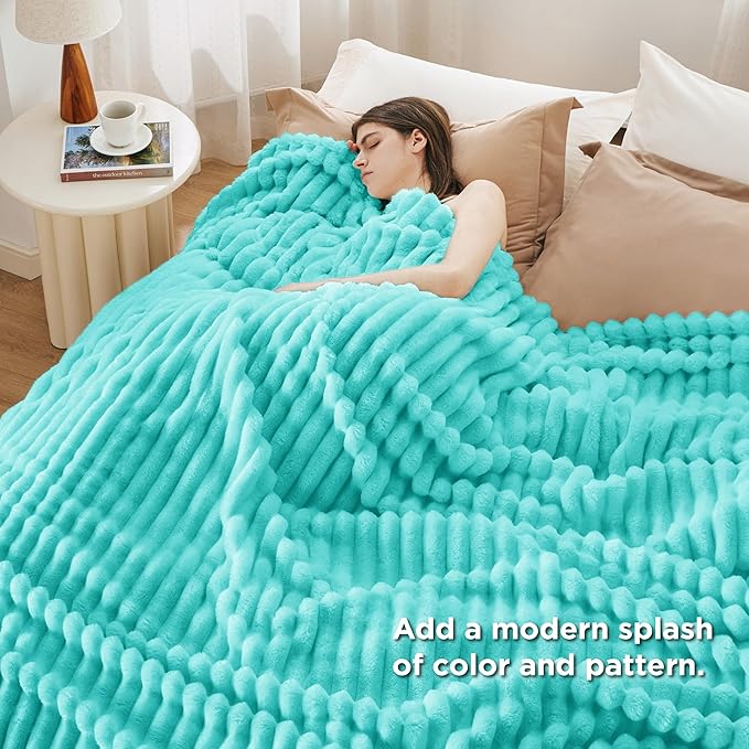 Bedsure GentleSoft Blue California King Size - Image 4