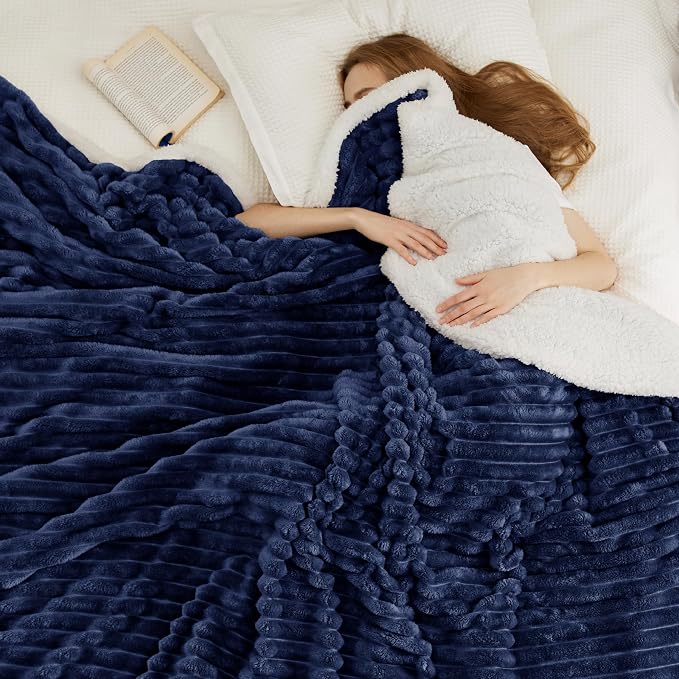Bedsure Sherpa Blanket Queen Size - Image 2