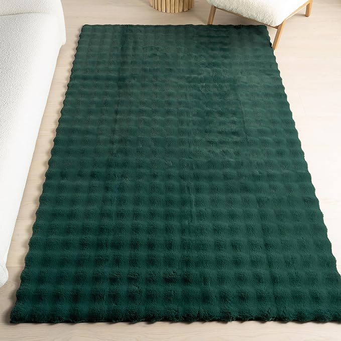 nuLOOM Jeni Hunter Green, Solid Faux Rabbit, Fluffy and Cozy, High Traffic by nuLOOM
