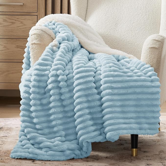Bedsure Sherpa Blanket Twin Size by BEDSURE