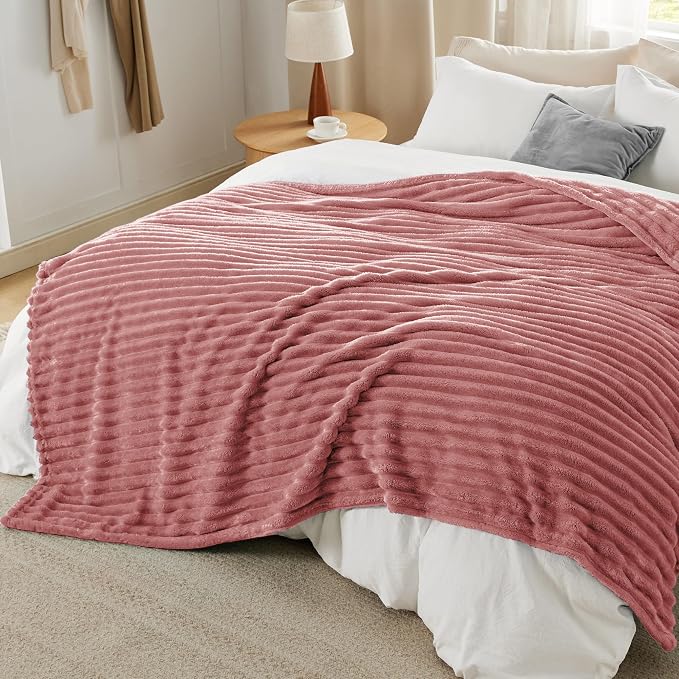 Bedsure GentleSoft Dusty Pink Fleece Queen Blanket - Image 6