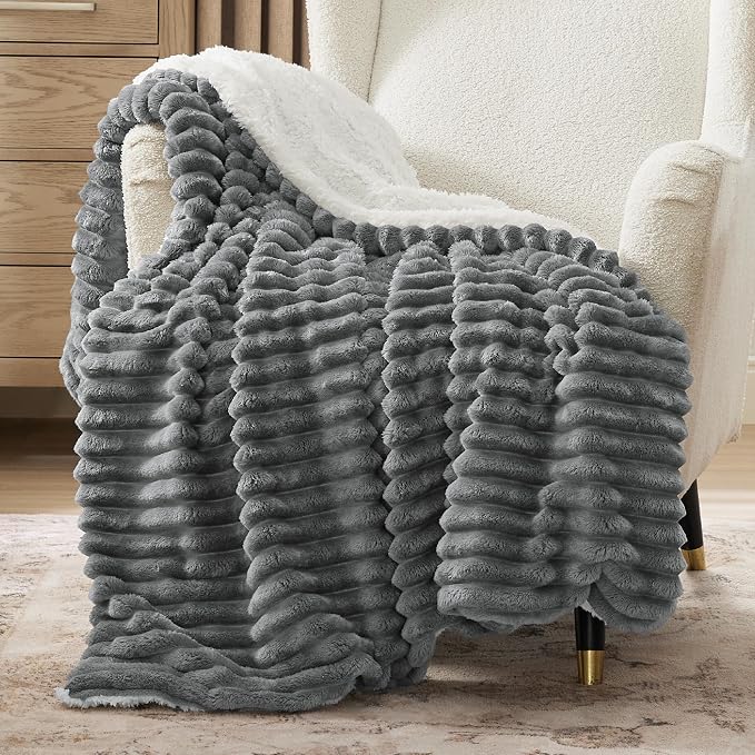 Bedsure Sherpa Blanket Twin Size by BEDSURE