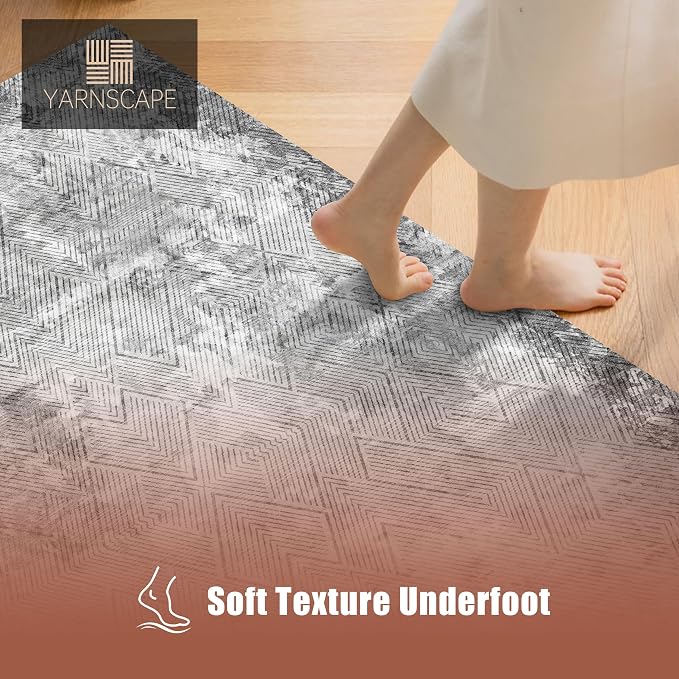 YARNSCAPE 2'6'' x 8' Washable Area Rug - Image 4