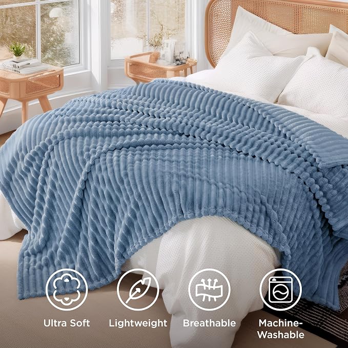 Bedsure GentleSoft Blue Full Blanket - Image 5