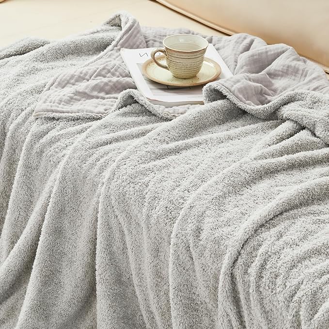 EMME Muslin and Fleece Queen Blanket Reversible - Image 4