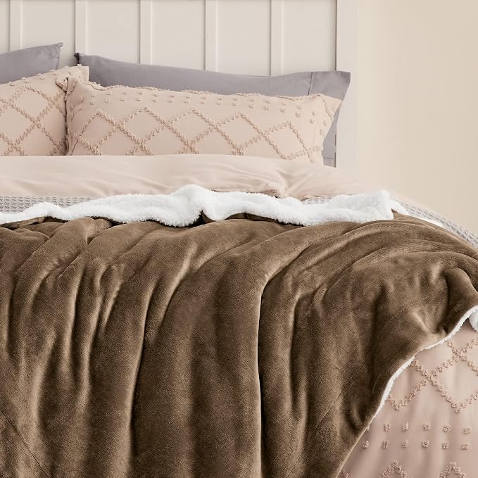 Bedsure GentleSoft Sherpa Fleece Blankets King Size - Image 4