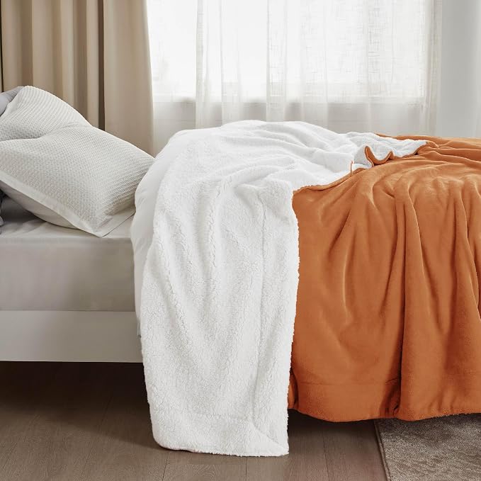Bedsure GentleSoft Sherpa Fleece Twin Size Blanket - Image 5