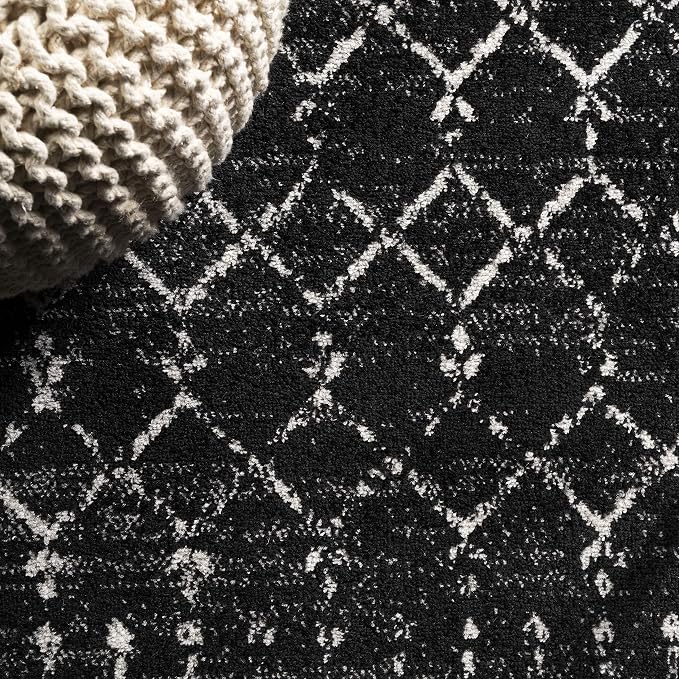 JONATHAN Y Boho Vintage Diamond Black/Ivory Round Area Rug 6 ft, Moroccan Hype - Image 3