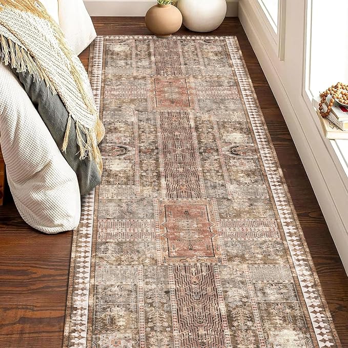 YARNSCAPE Vintage 2'6'' x 8' Washable Area Rug - Image 3